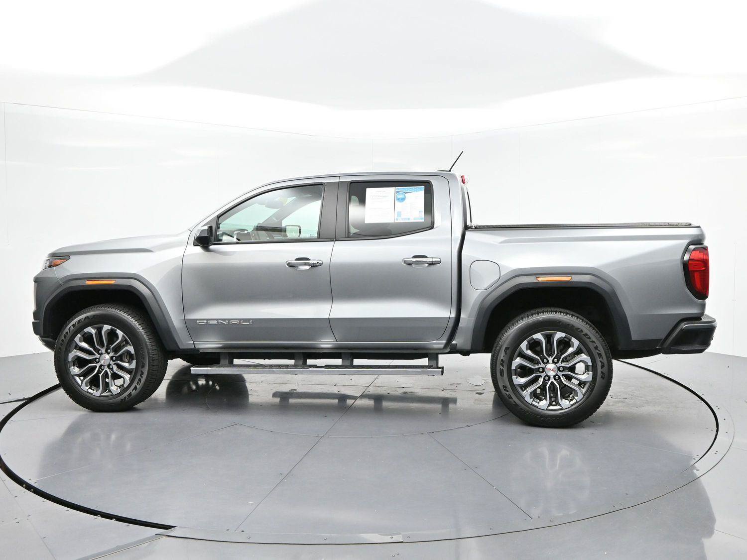 Used 2023 GMC Canyon Denali AWD/4WD image 4