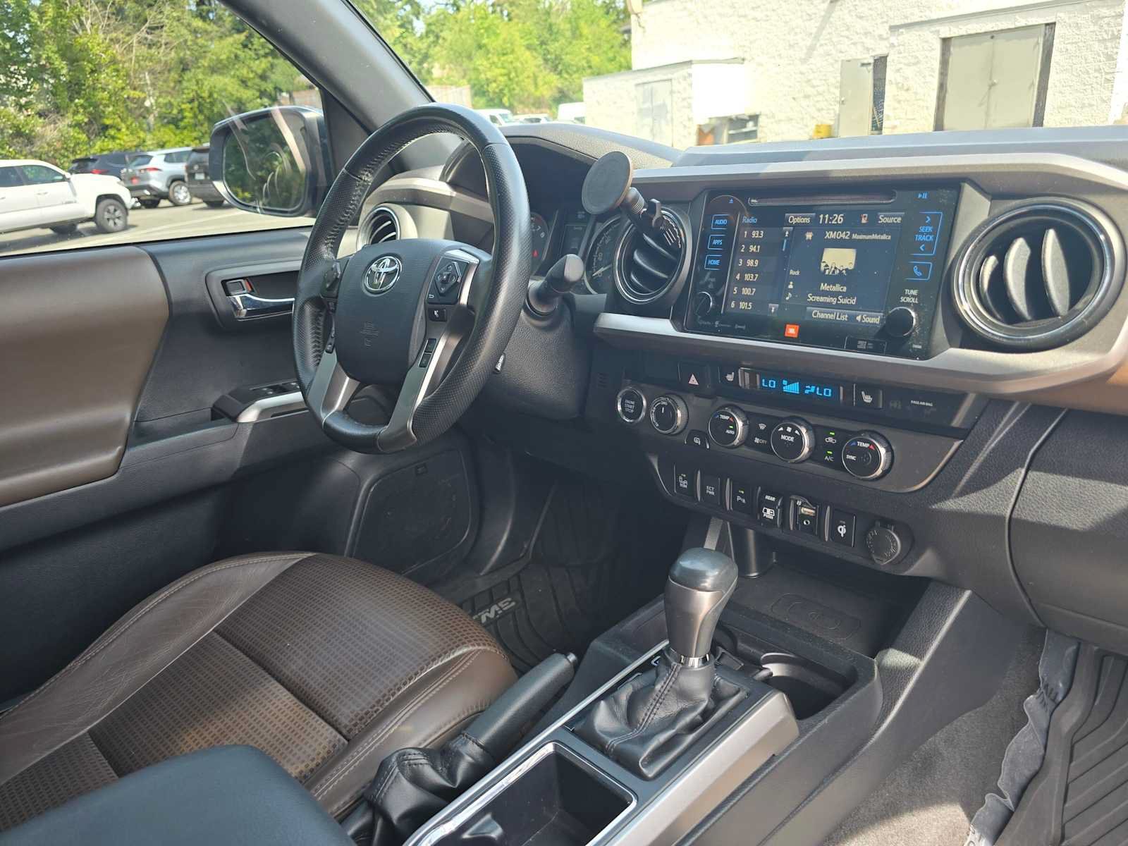 Used 2019 Toyota Tacoma Limited AWD/4WD image 10