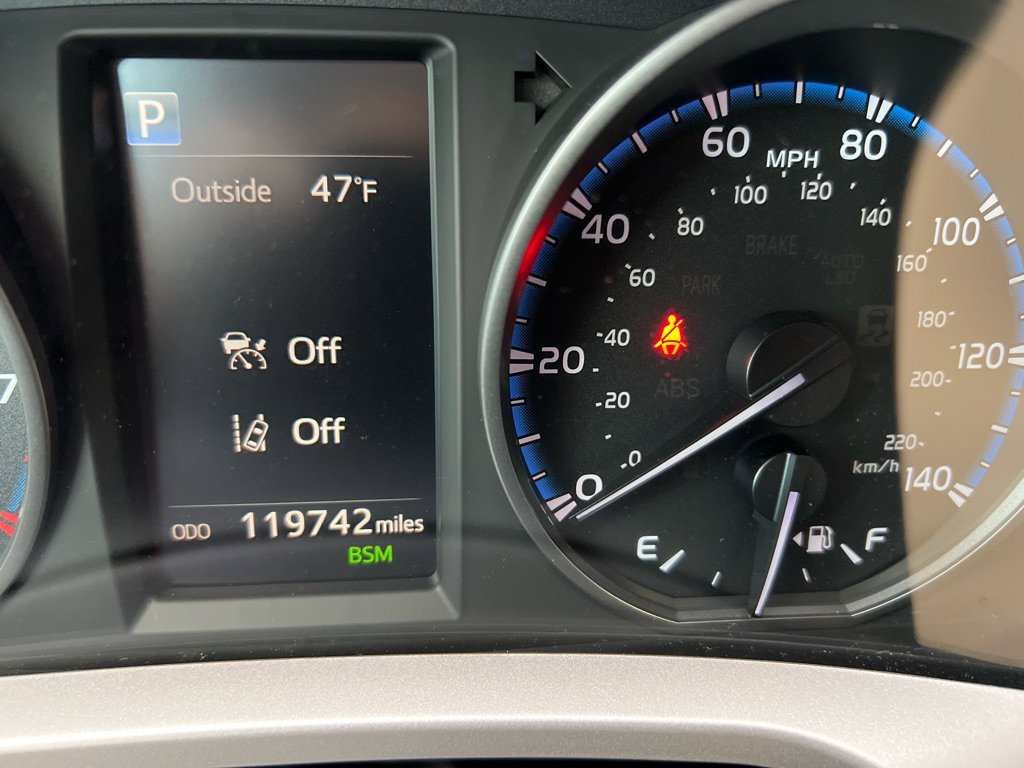 Used 2018 Toyota RAV4 XLE w/ Plus Extra Value Package image 19