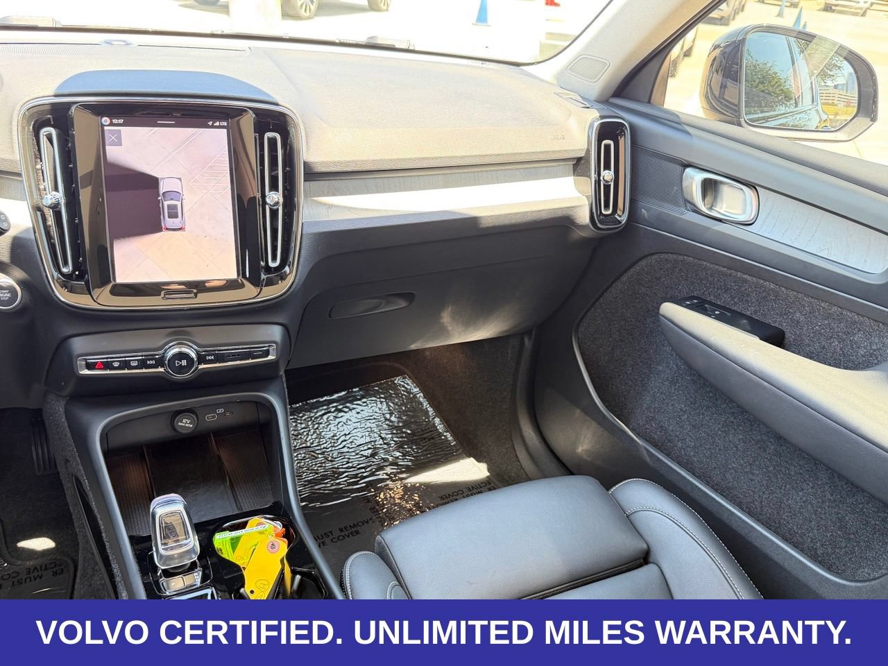 Certified 2026 Volvo XC40 B5 Plus AWD/4WD image 14