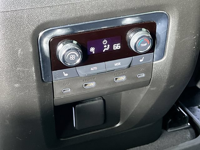 Used 2025 Chevrolet Suburban High Country AWD/4WD image 27