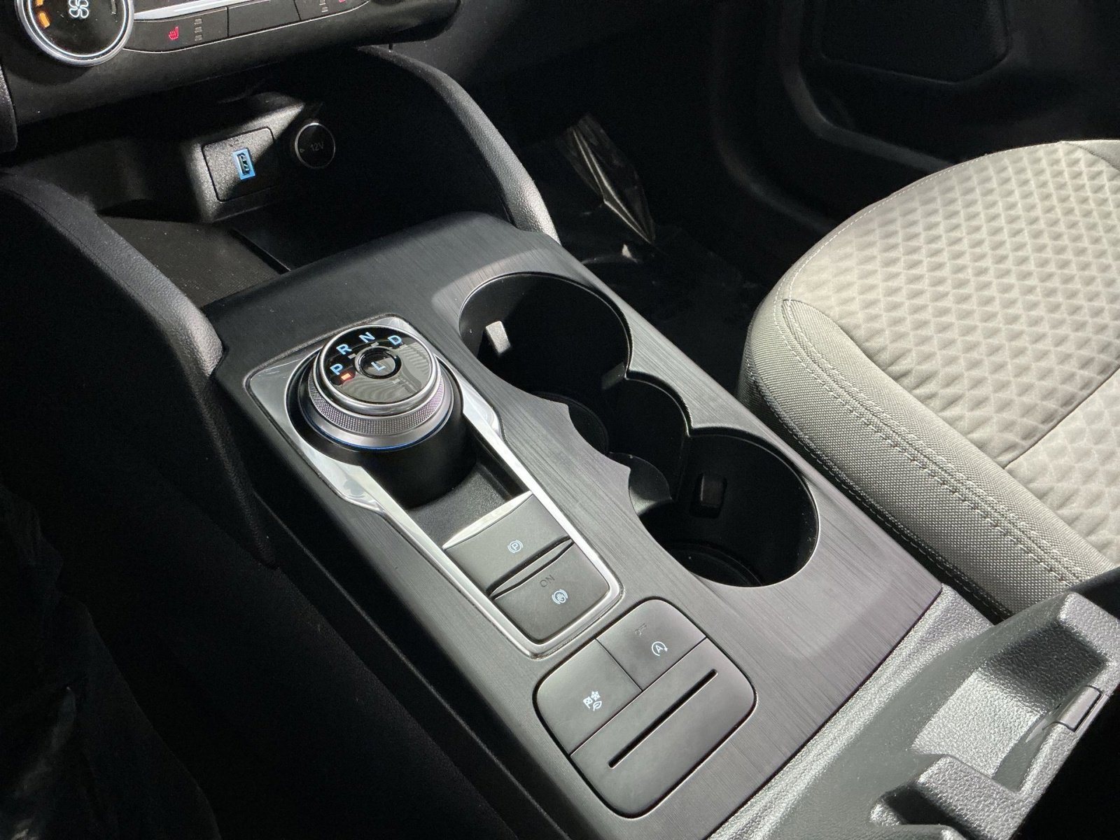 Used 2020 Ford Escape SE image 30