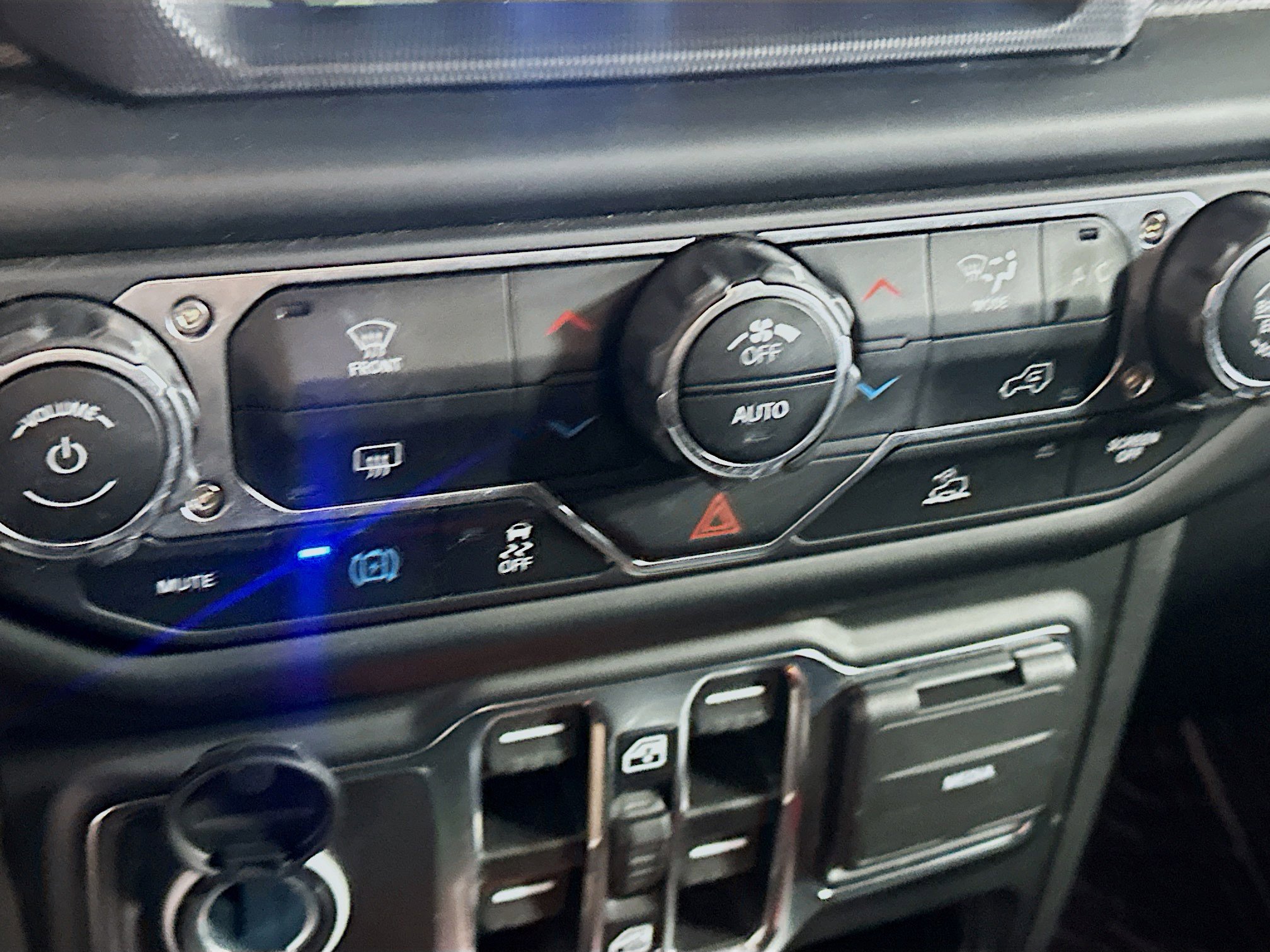 Used 2023 Jeep Wrangler Unlimited Rubicon 4xe image 24