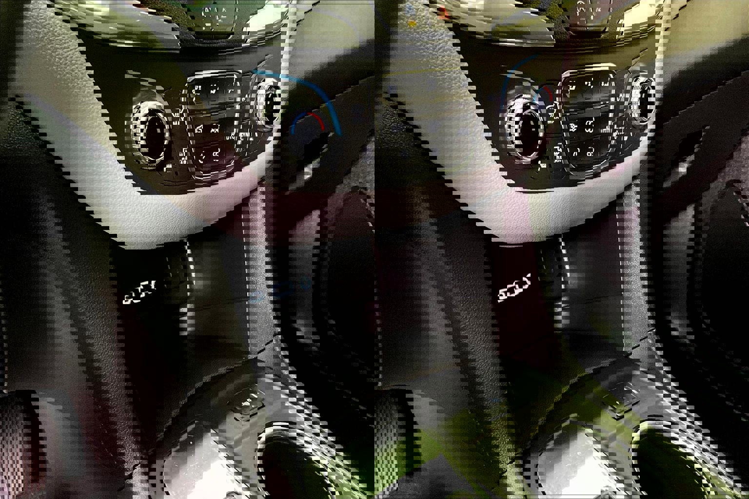 Used 2024 Chevrolet Equinox LT image 15