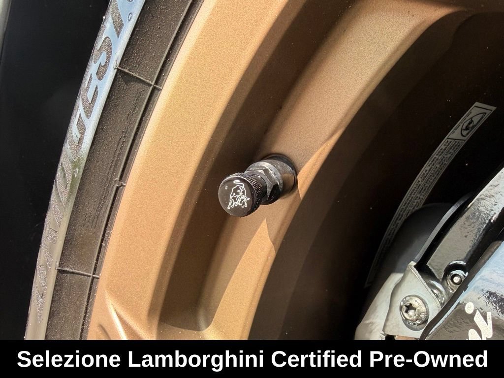 Used 2023 Lamborghini Huracan Tecnica RWD image 22