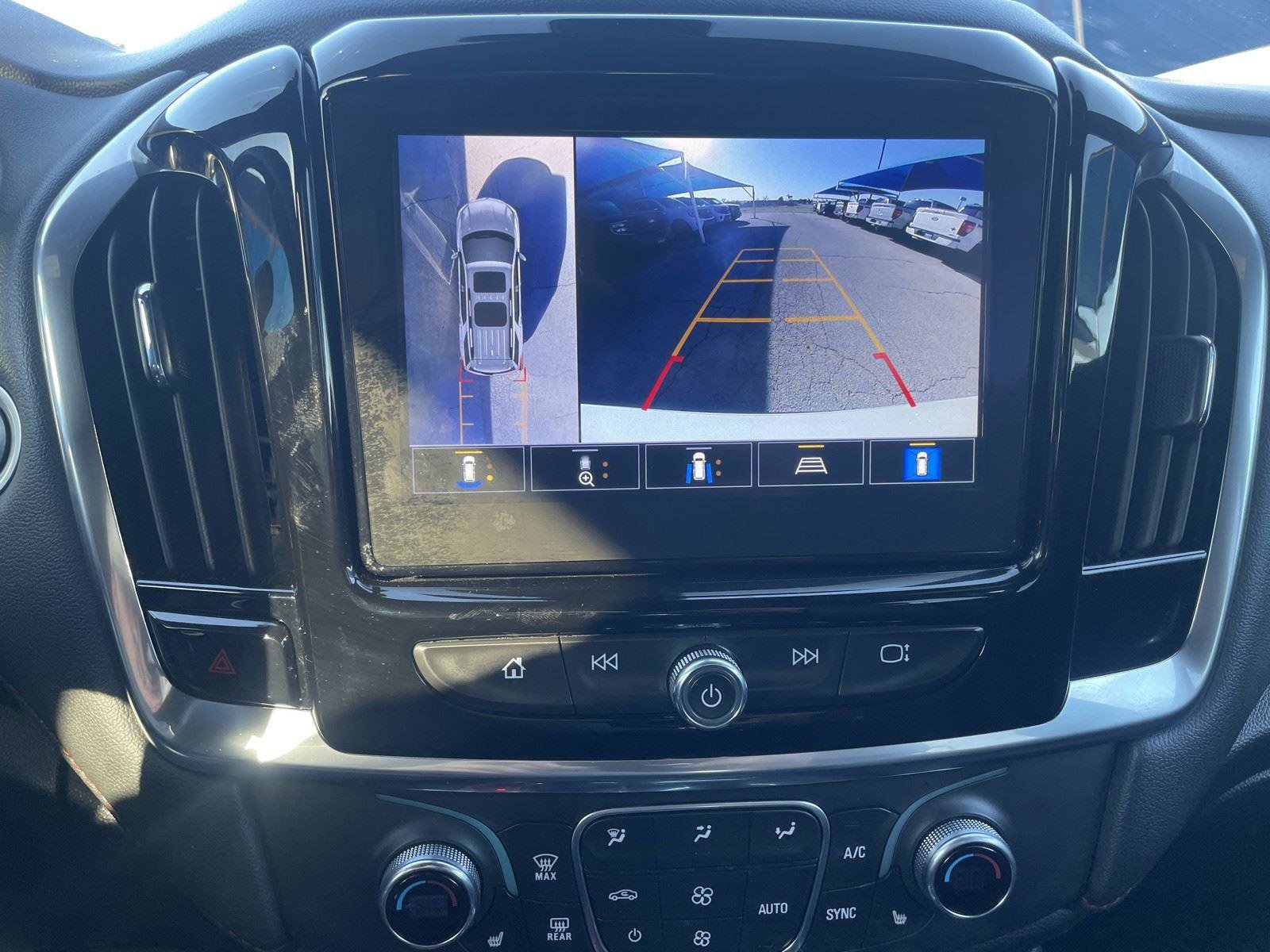 Used 2023 Chevrolet Traverse RS image 19