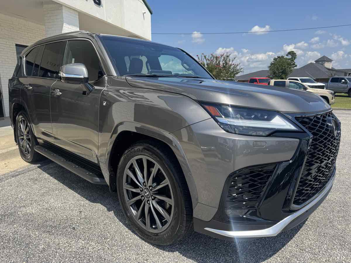 Used 2023 Lexus LX 600 F Sport w/ Accessory Package (Z1) AWD/4WD image 44