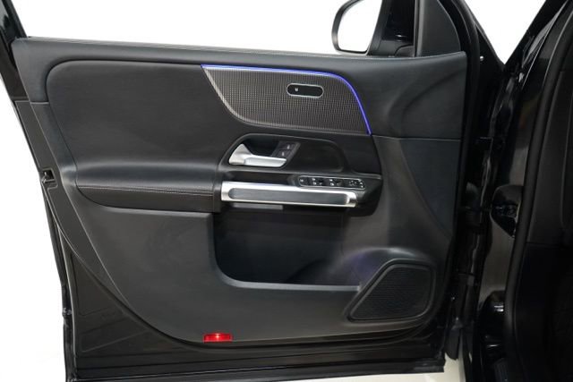 Used 2022 Mercedes-Benz GLB 250 4MATIC image 20