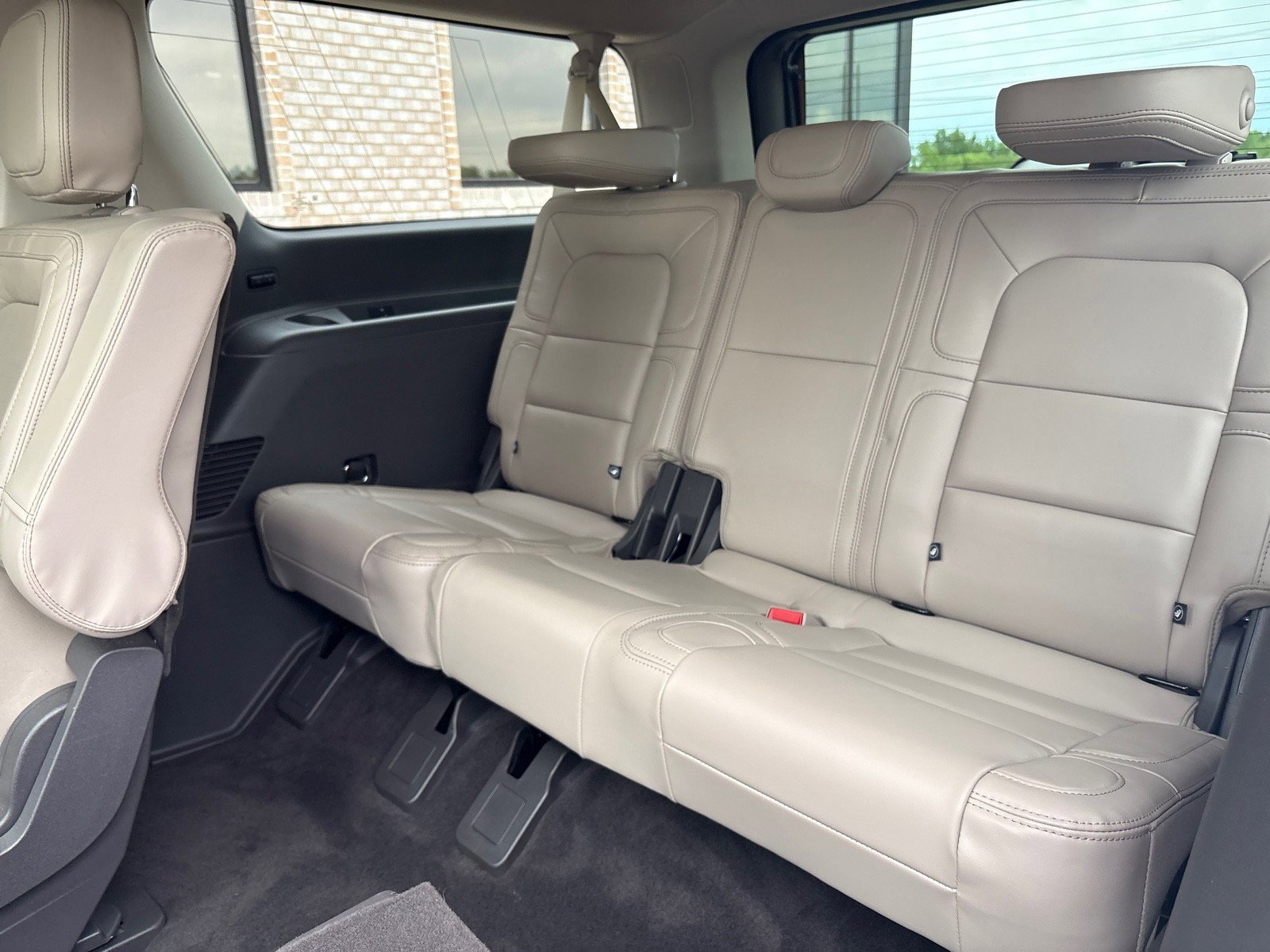 Used 2022 Lincoln Navigator L Reserve AWD/4WD image 5