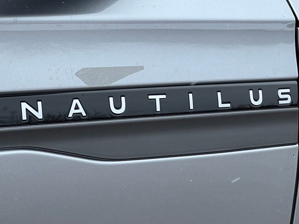 New 2026 Lincoln Nautilus Reserve w/ Jet Appearance Package AWD/4WD image 2