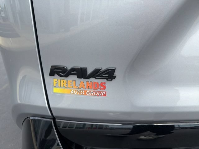 Used 2022 Toyota RAV4 XSE w/ XSE Grade Weather Package AWD/4WD image 11