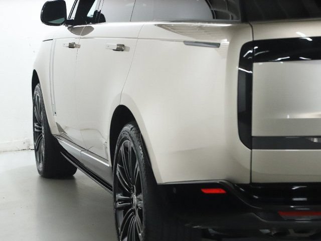 Certified 2025 Land Rover Range Rover Long Wheelbase Autobiography AWD/4WD image 6