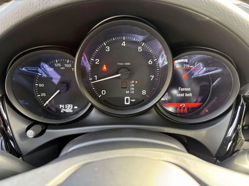 Certified 2024 Porsche Macan image 30