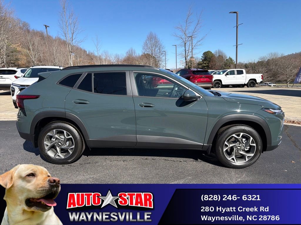 New 2025 Chevrolet Trax LT w/ Driver Confidence Package FWD image 2
