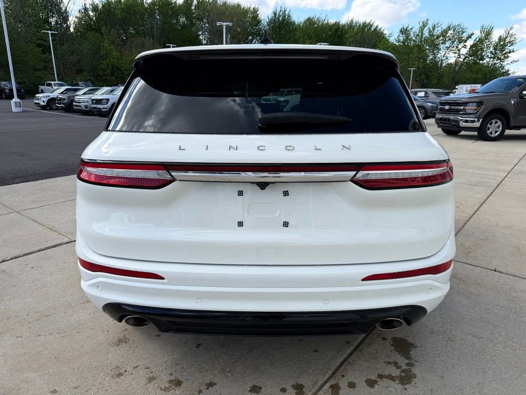 Used 2025 Lincoln Corsair Reserve w/ Jet Appearance Package FWD image 6