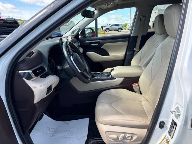 Used 2022 Toyota Highlander Platinum AWD/4WD image 8