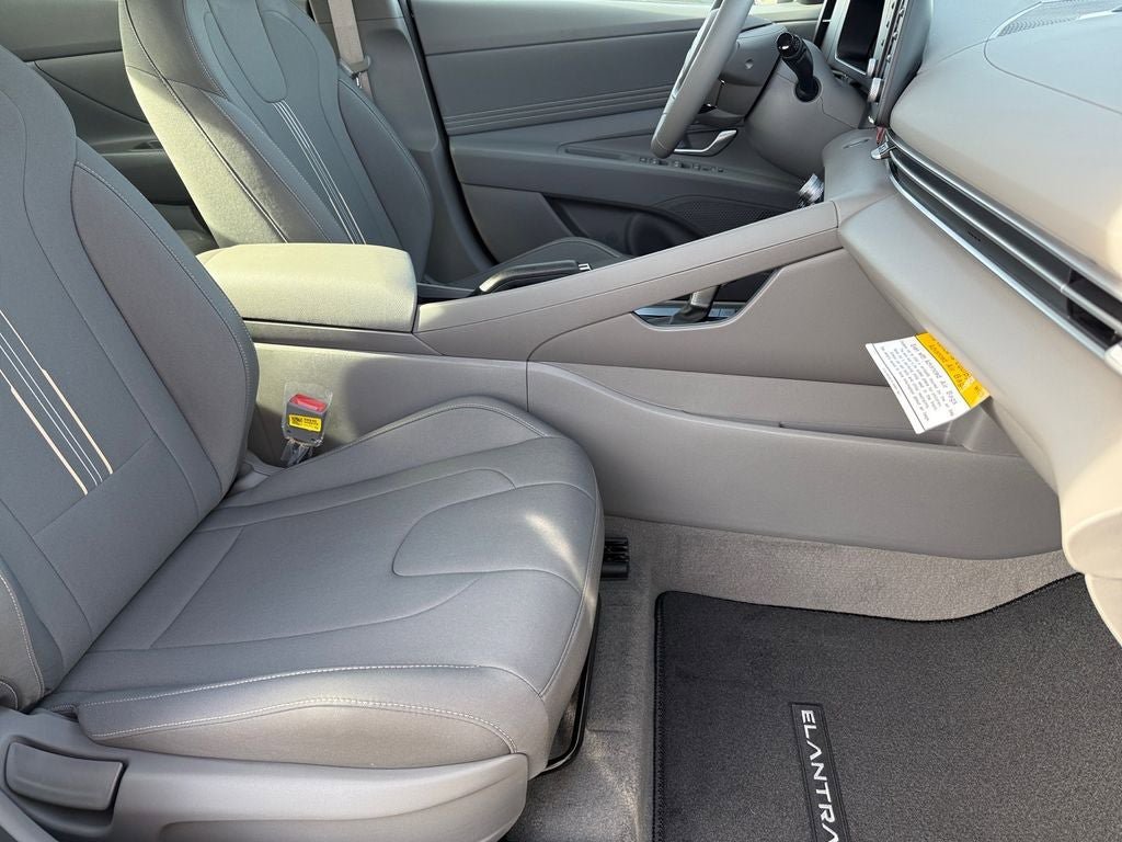 Used 2026 Hyundai Elantra Sport image 10