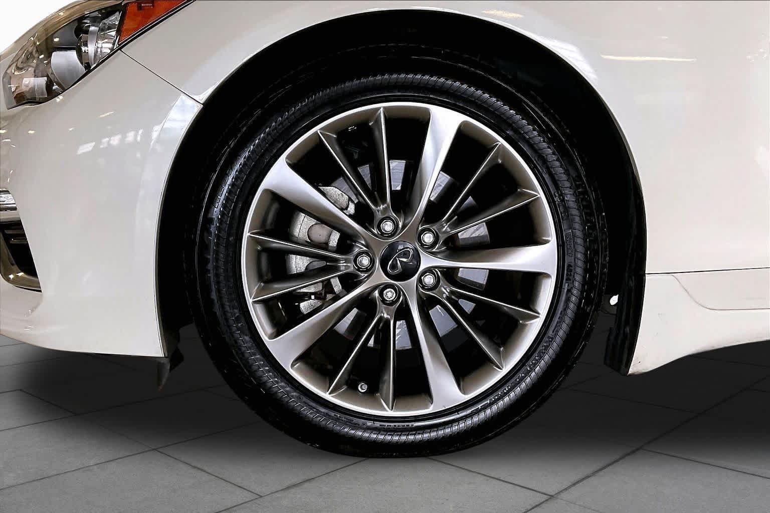 Used 2023 INFINITI Q50 Luxe w/ Cargo Package RWD image 9