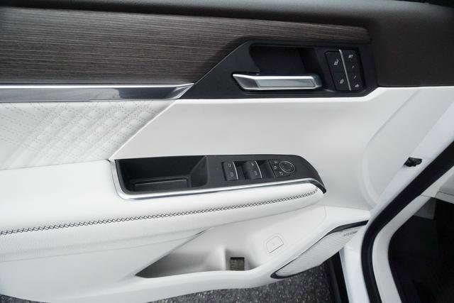 Used 2025 GMC Acadia Denali w/ LPO, Floor Liner Package image 15