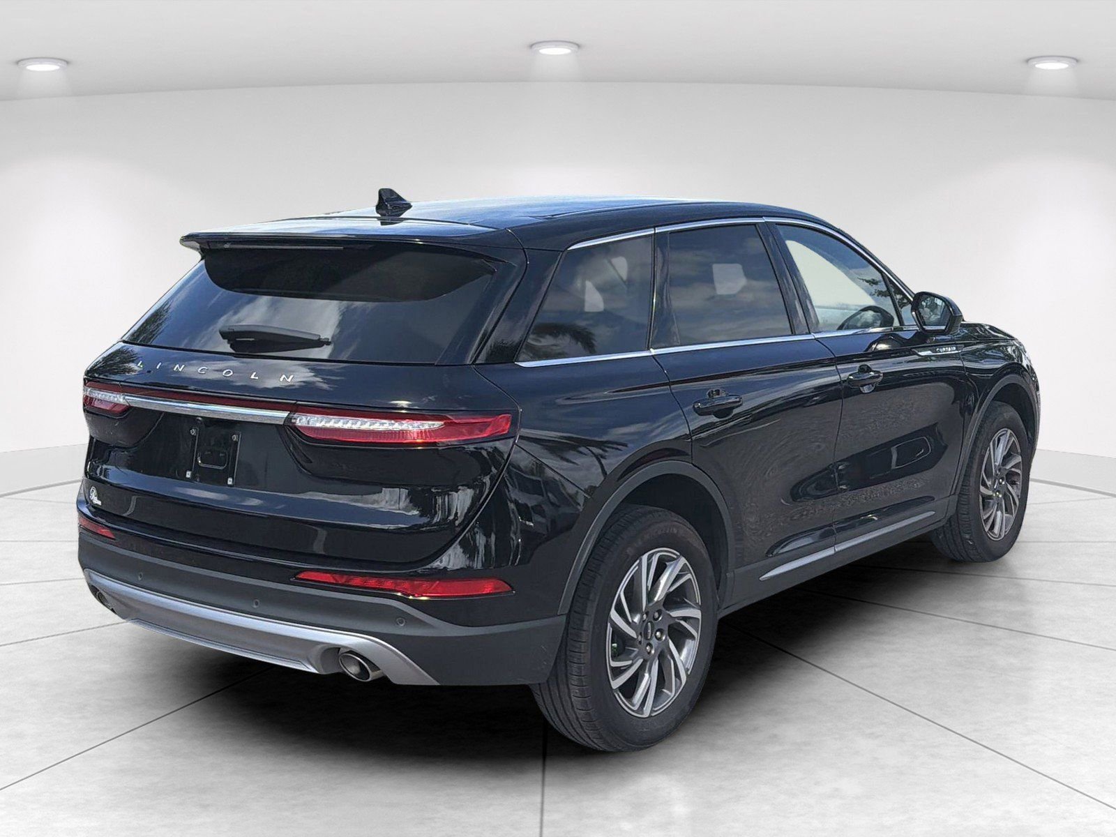 Used 2024 Lincoln Corsair FWD image 4