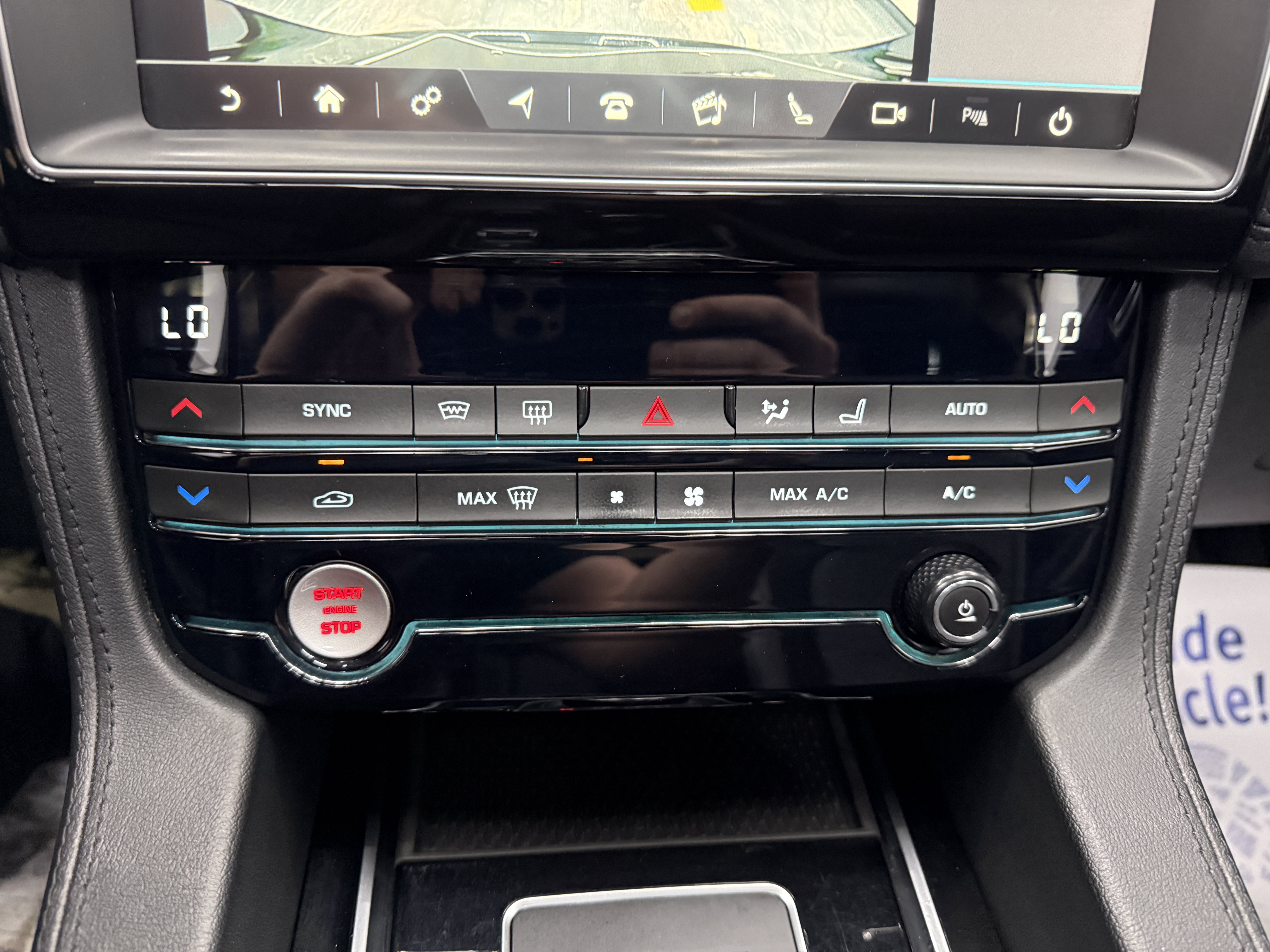Used 2020 Jaguar F-PACE Prestige AWD/4WD image 21
