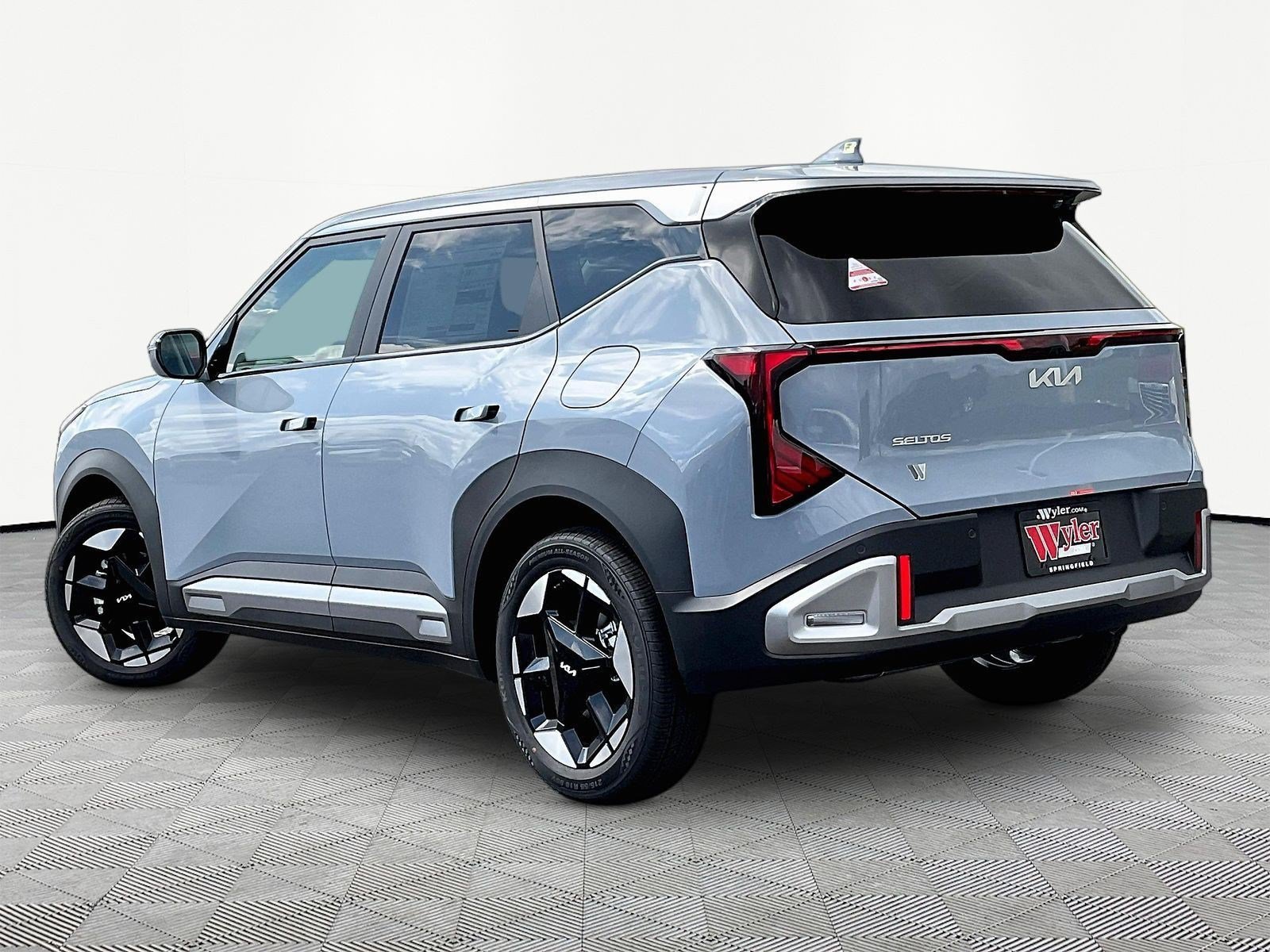 New 2027 Kia Seltos S FWD image 4
