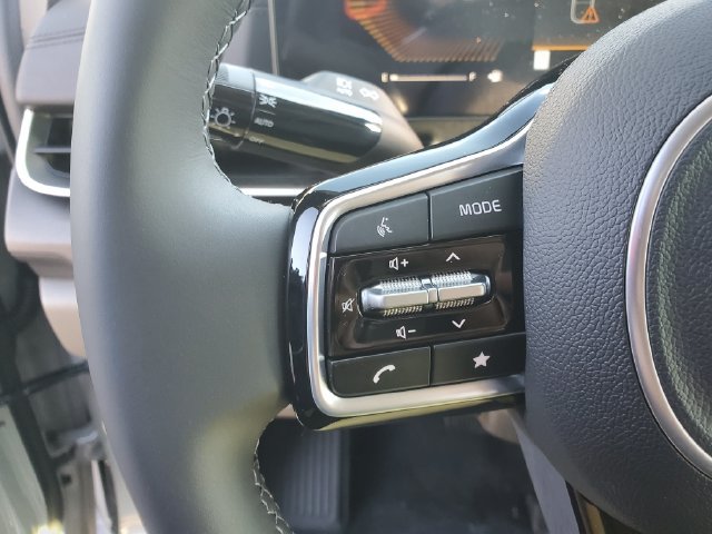 New 2026 Kia Carnival EX FWD image 21