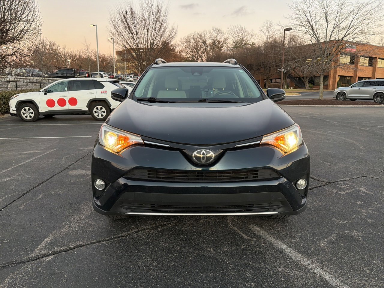 Used 2018 Toyota RAV4 XLE video 2