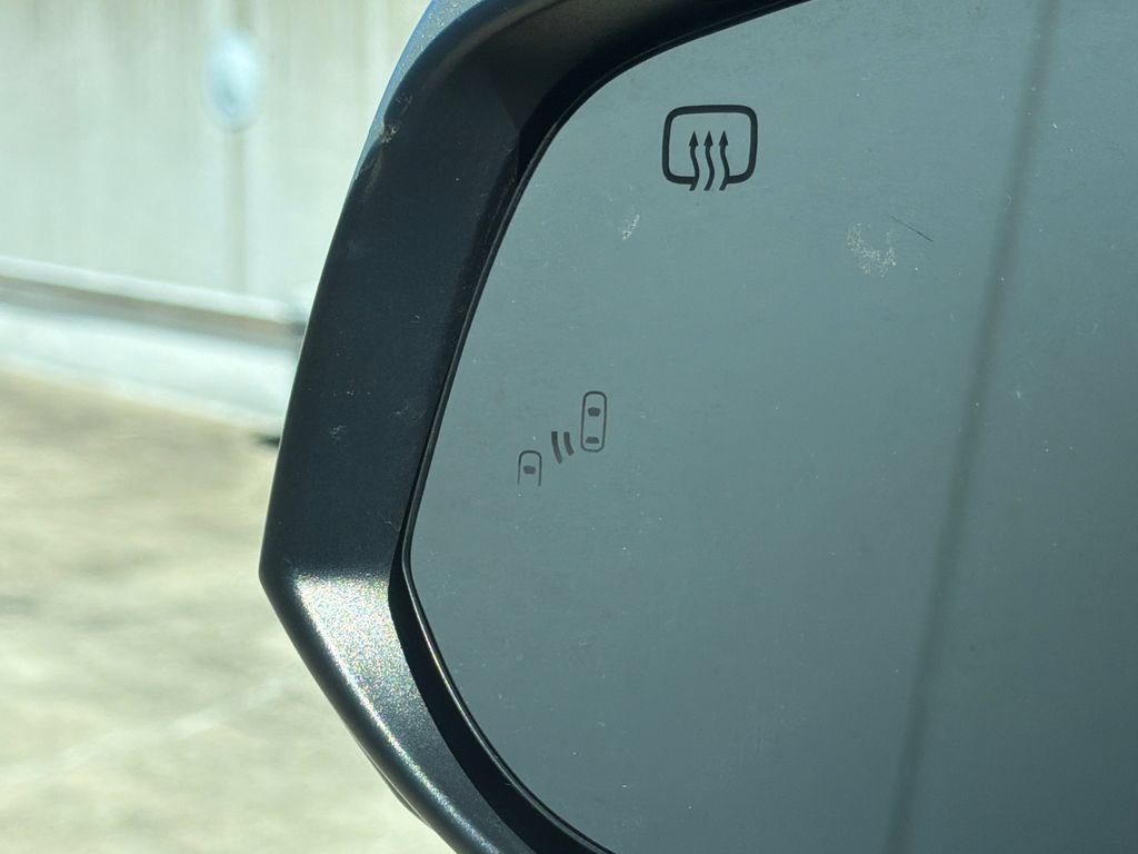Used 2025 Toyota Sienna LE FWD image 16