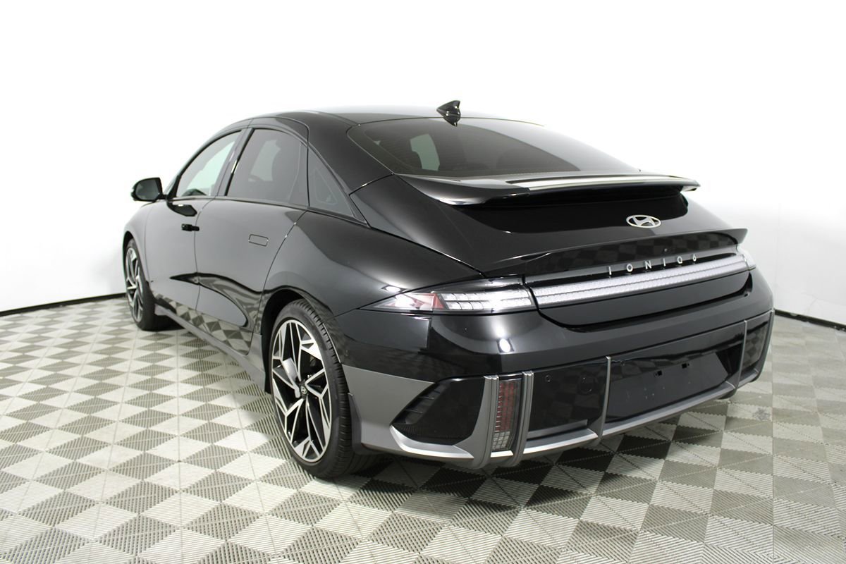 Used 2024 Hyundai Ioniq 6 Limited RWD image 33
