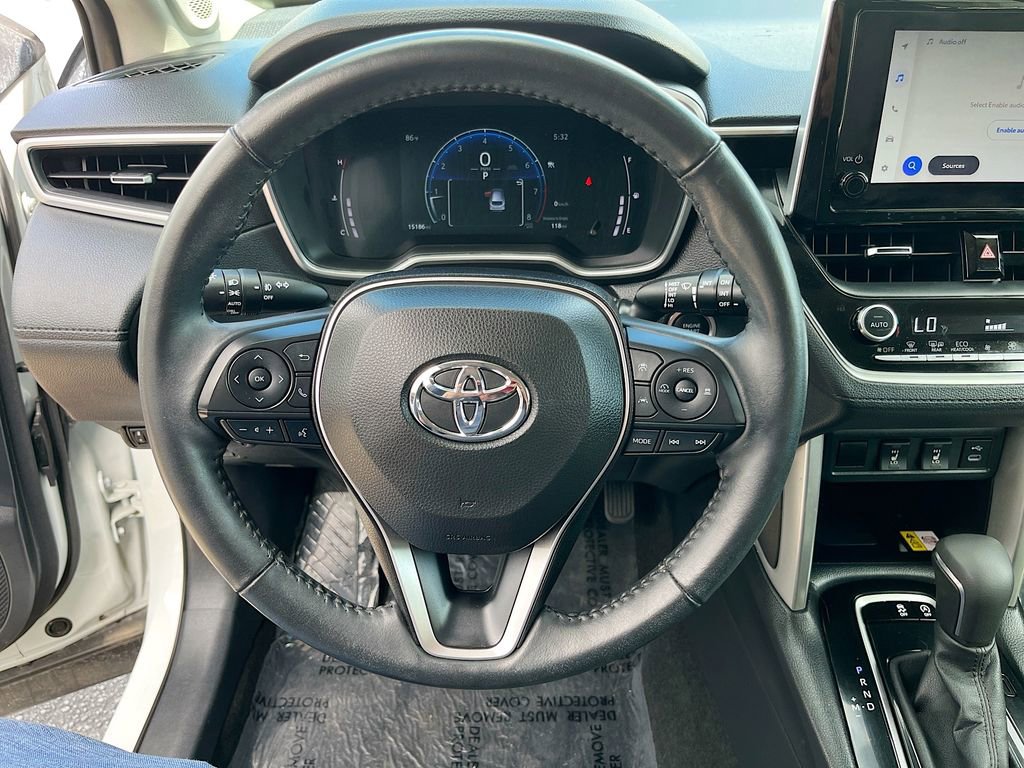 Used 2023 Toyota Corolla Cross XLE w/ Convenience Package FWD image 11