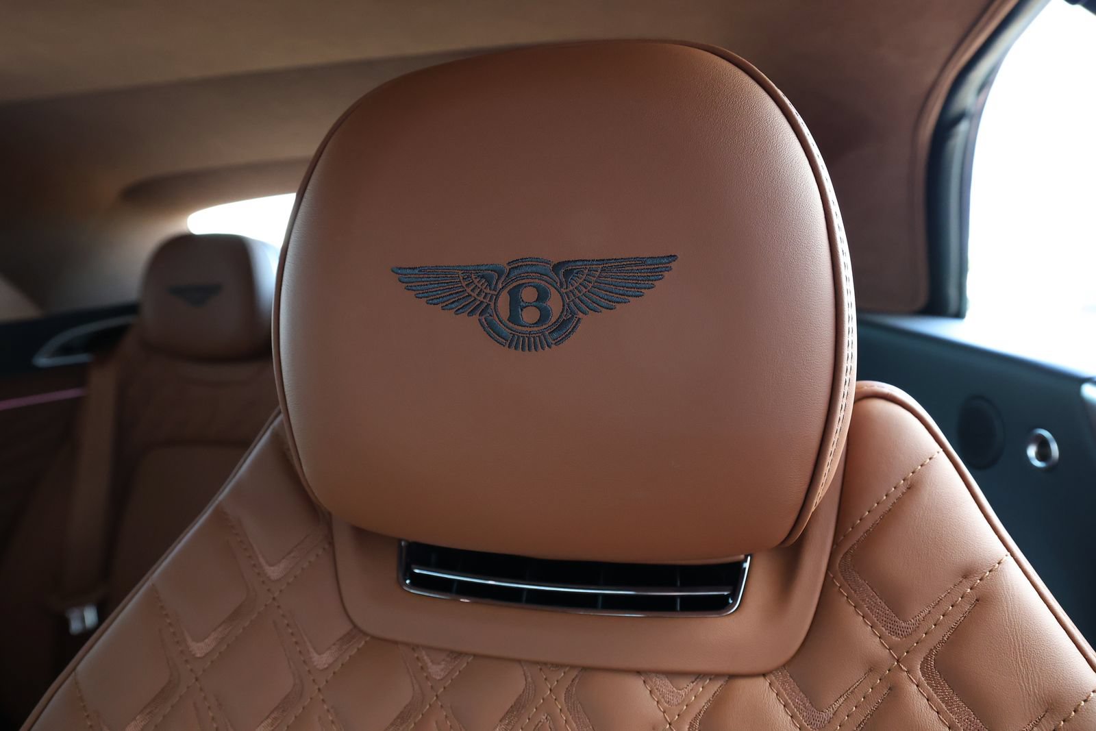 Certified 2026 Bentley Continental GT Azure AWD/4WD image 27