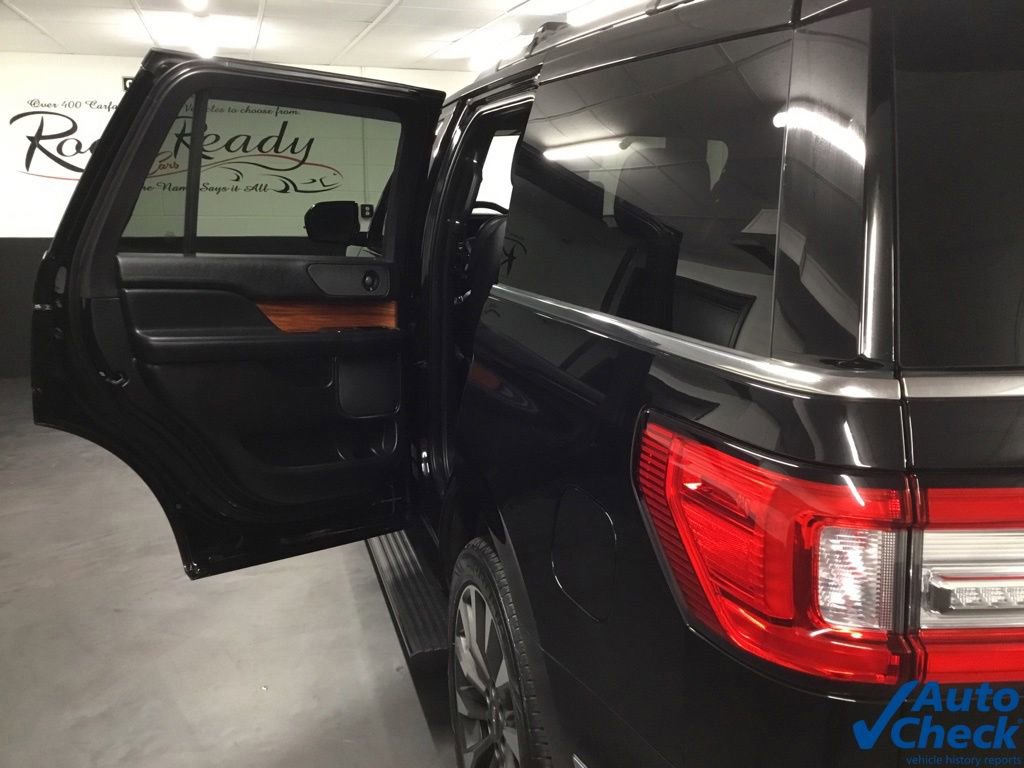 Used 2019 Lincoln Navigator Select w/ Technology Package AWD/4WD image 26