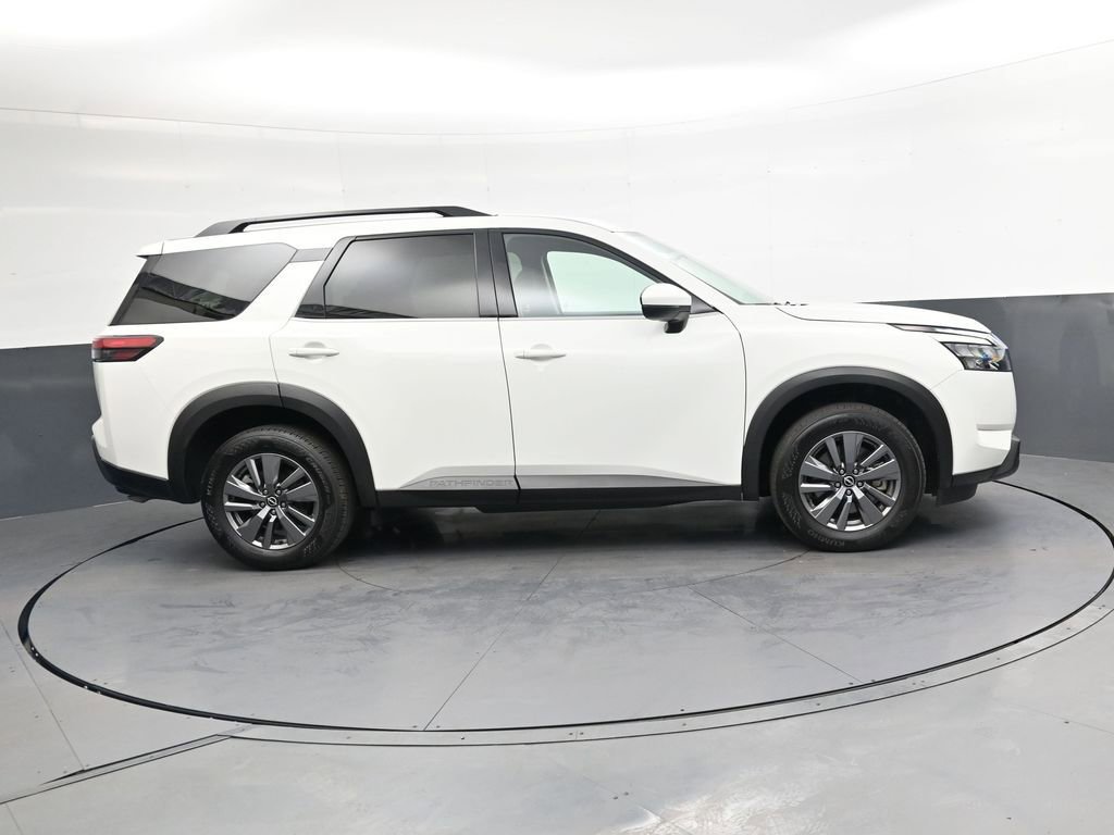 Used 2025 Nissan Pathfinder SV AWD/4WD image 3