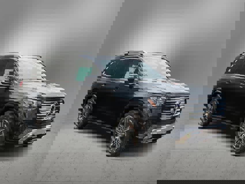 New 2025 Mercedes-Benz GLS 450 4MATIC image 2