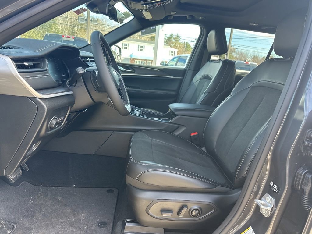 New 2026 Jeep Grand Cherokee Laredo image 10