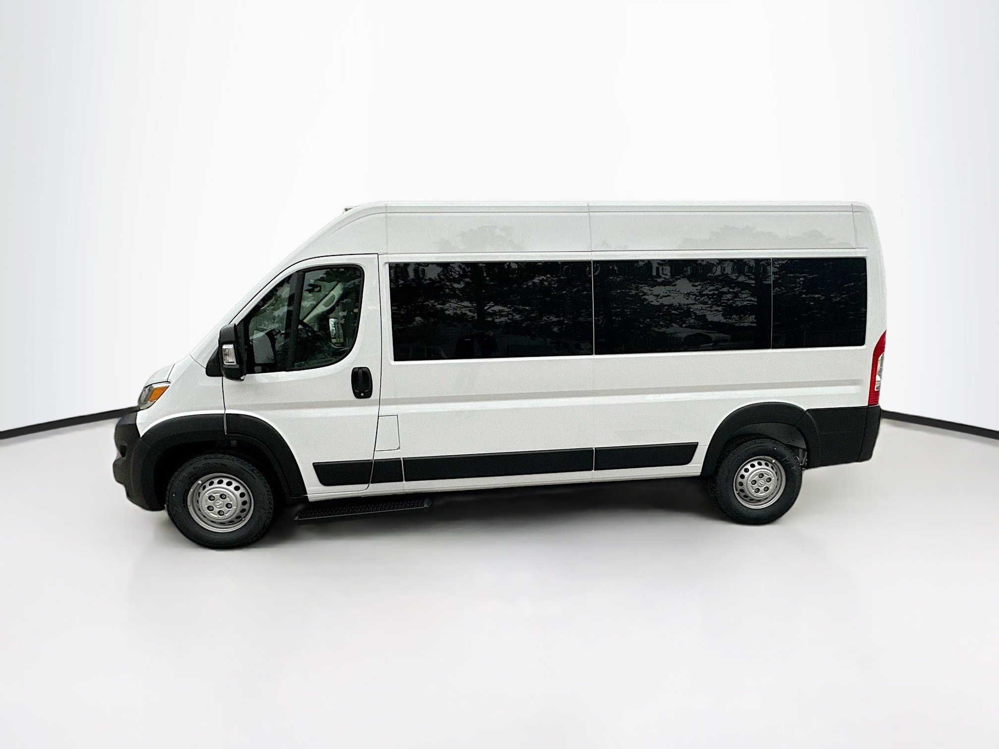 Used 2024 RAM ProMaster 2500 w/ Safety Group image 4