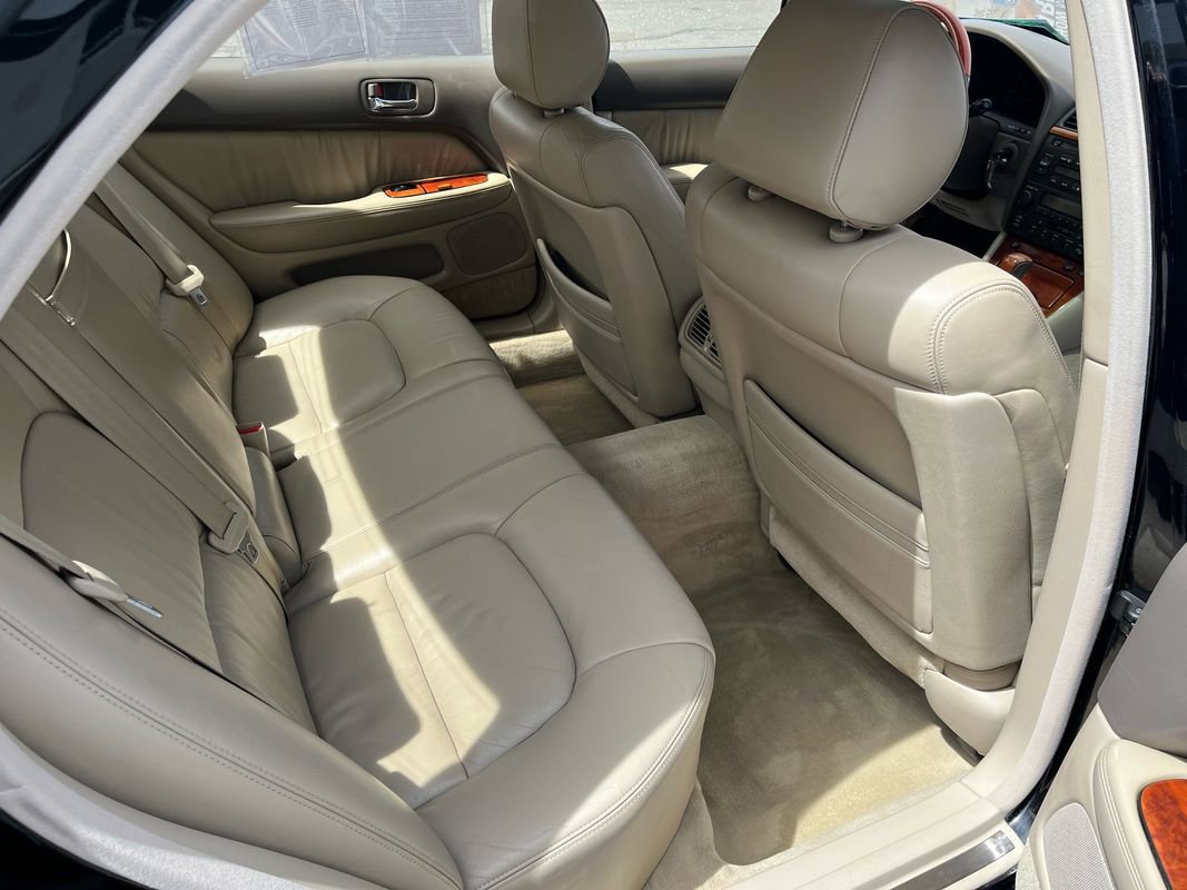 Used 1999 Lexus LS 400 RWD image 17