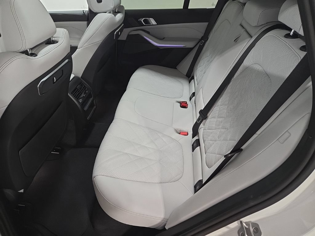 Used 2026 BMW X5 xDrive40i AWD/4WD image 23
