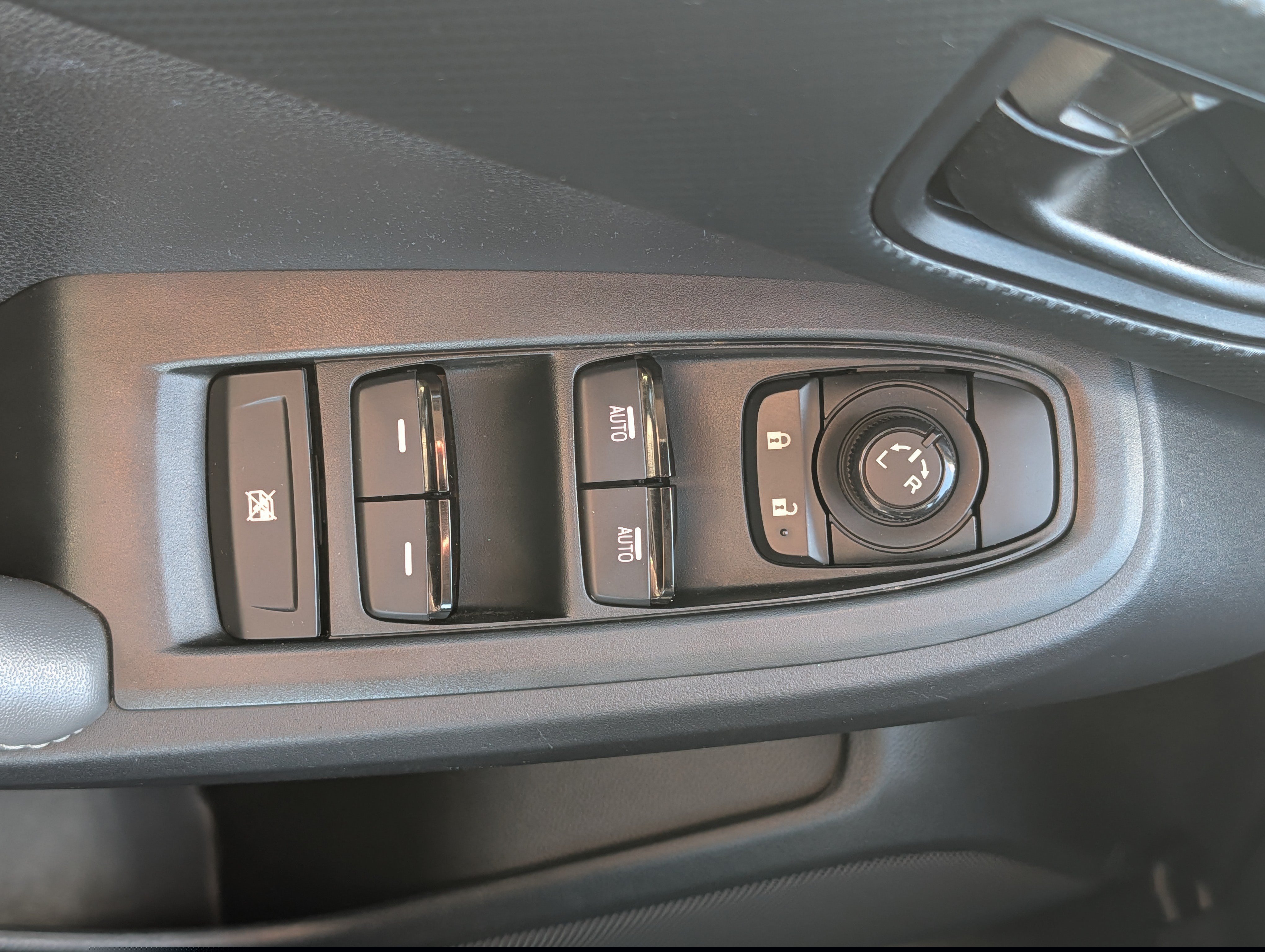 Used 2024 Subaru Crosstrek 2.0i Premium AWD/4WD image 19