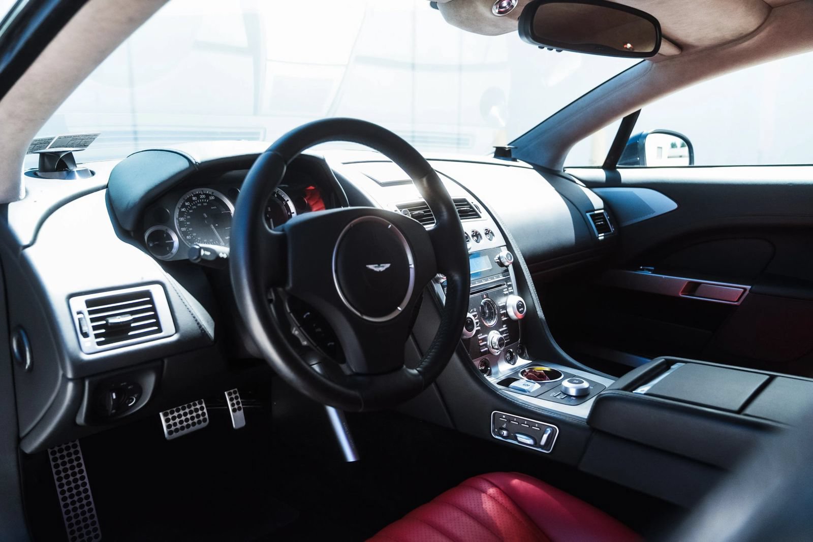 Used 2011 Aston Martin Rapide RWD image 13