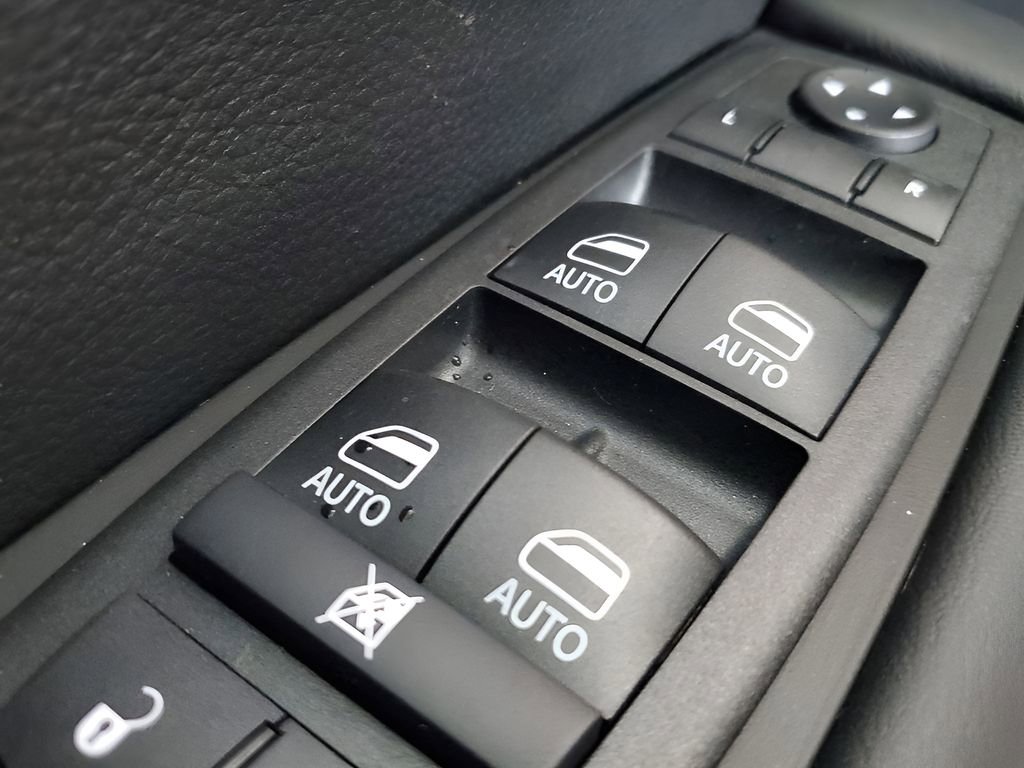 New 2026 Chrysler Voyager LX image 33