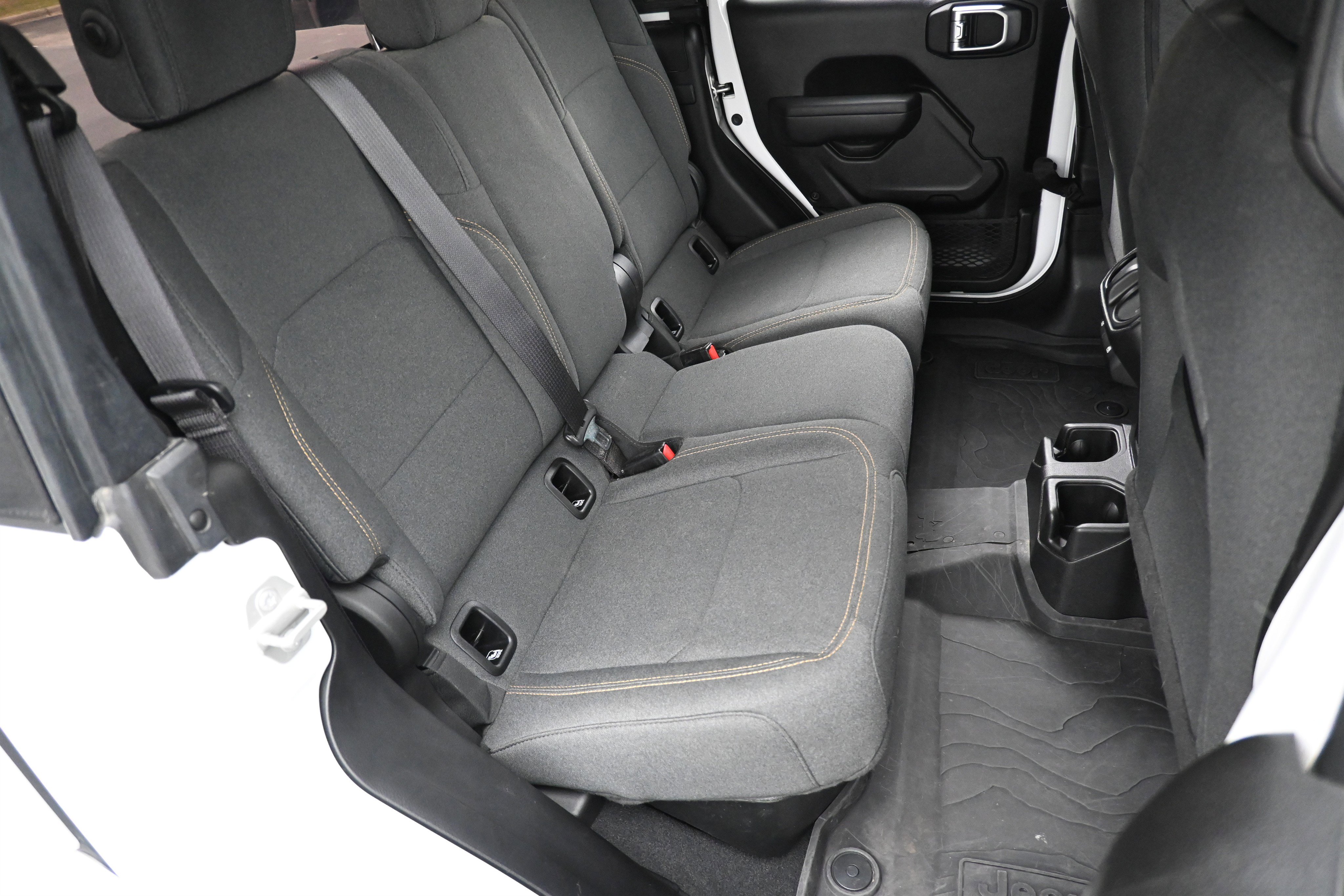 Used 2024 Jeep Gladiator Sport AWD/4WD image 18