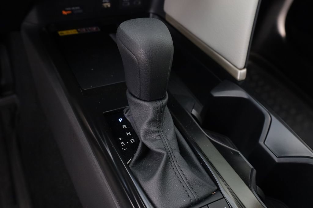 Used 2026 Toyota Camry LE w/ Convenience Package FWD image 11