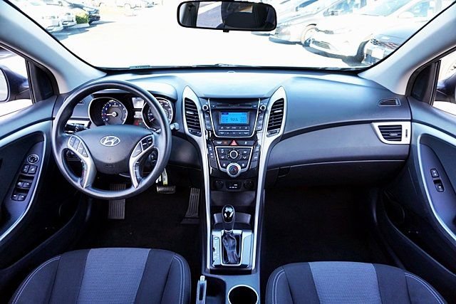 Used 2017 Hyundai Elantra GT FWD image 18