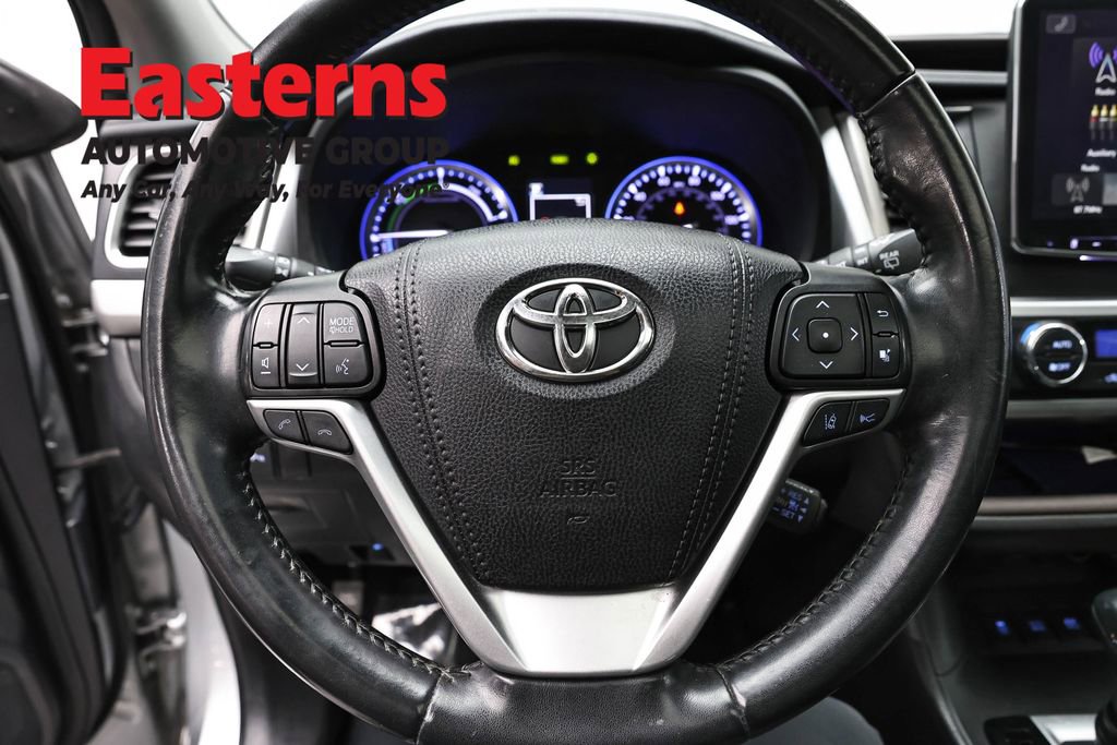 Used 2019 Toyota Highlander Limited w/ Carpet Mat Package (TMS) AWD/4WD image 10