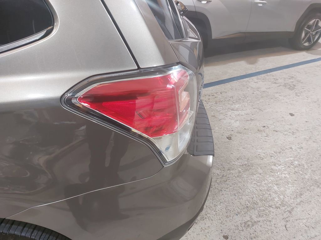 Used 2018 Subaru Forester 2.5i Touring w/ Popular Package #2 image 36