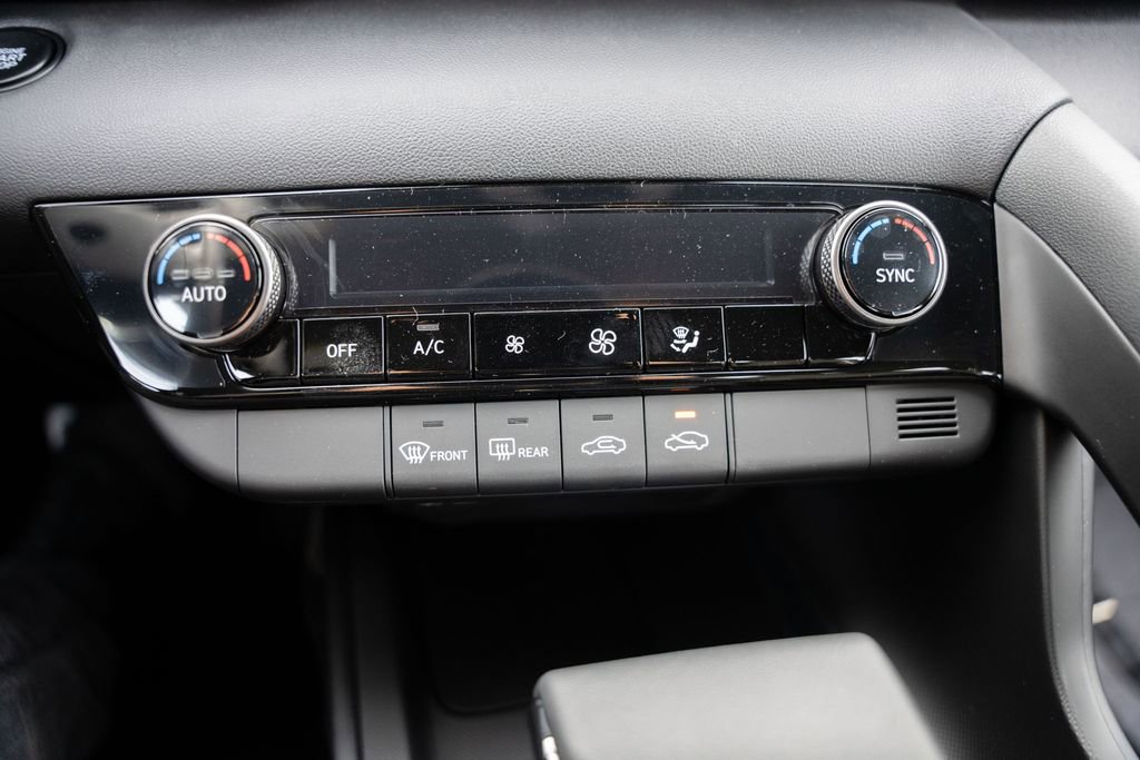 New 2025 Hyundai Elantra Sport image 26