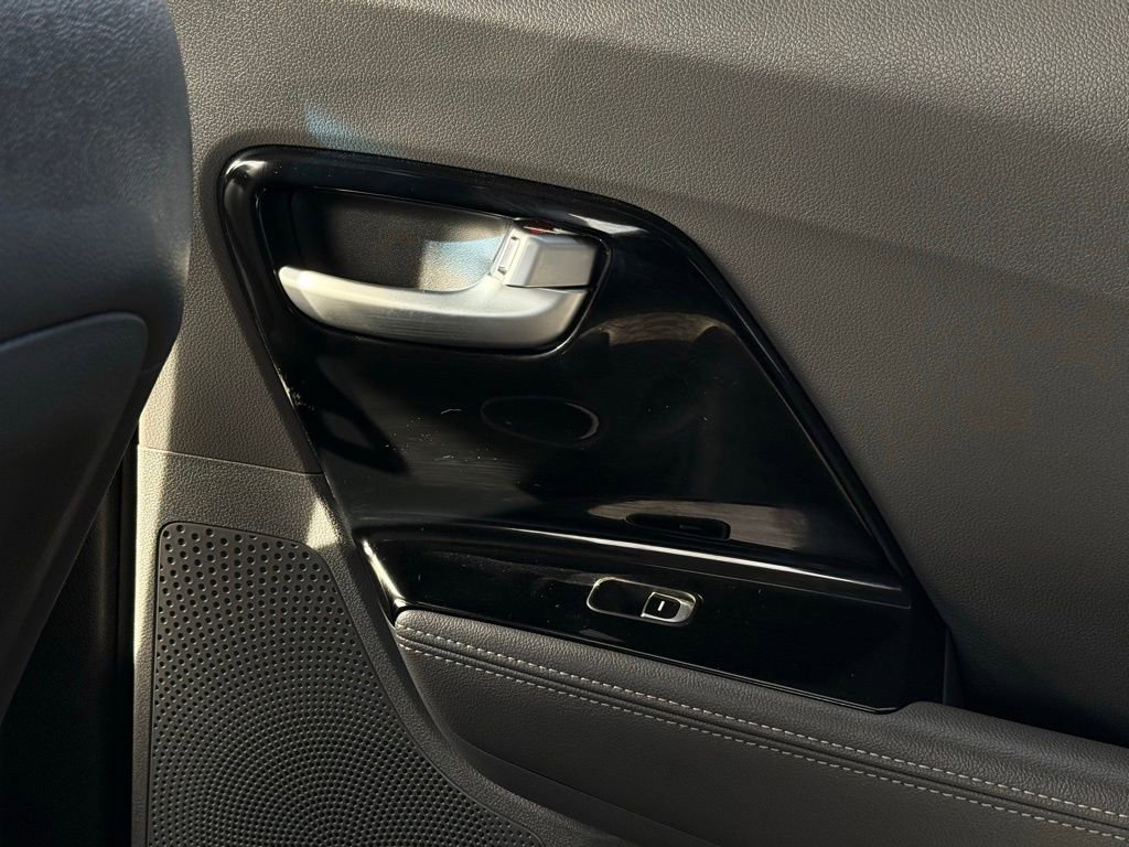 Used 2018 Kia Niro EX image 39