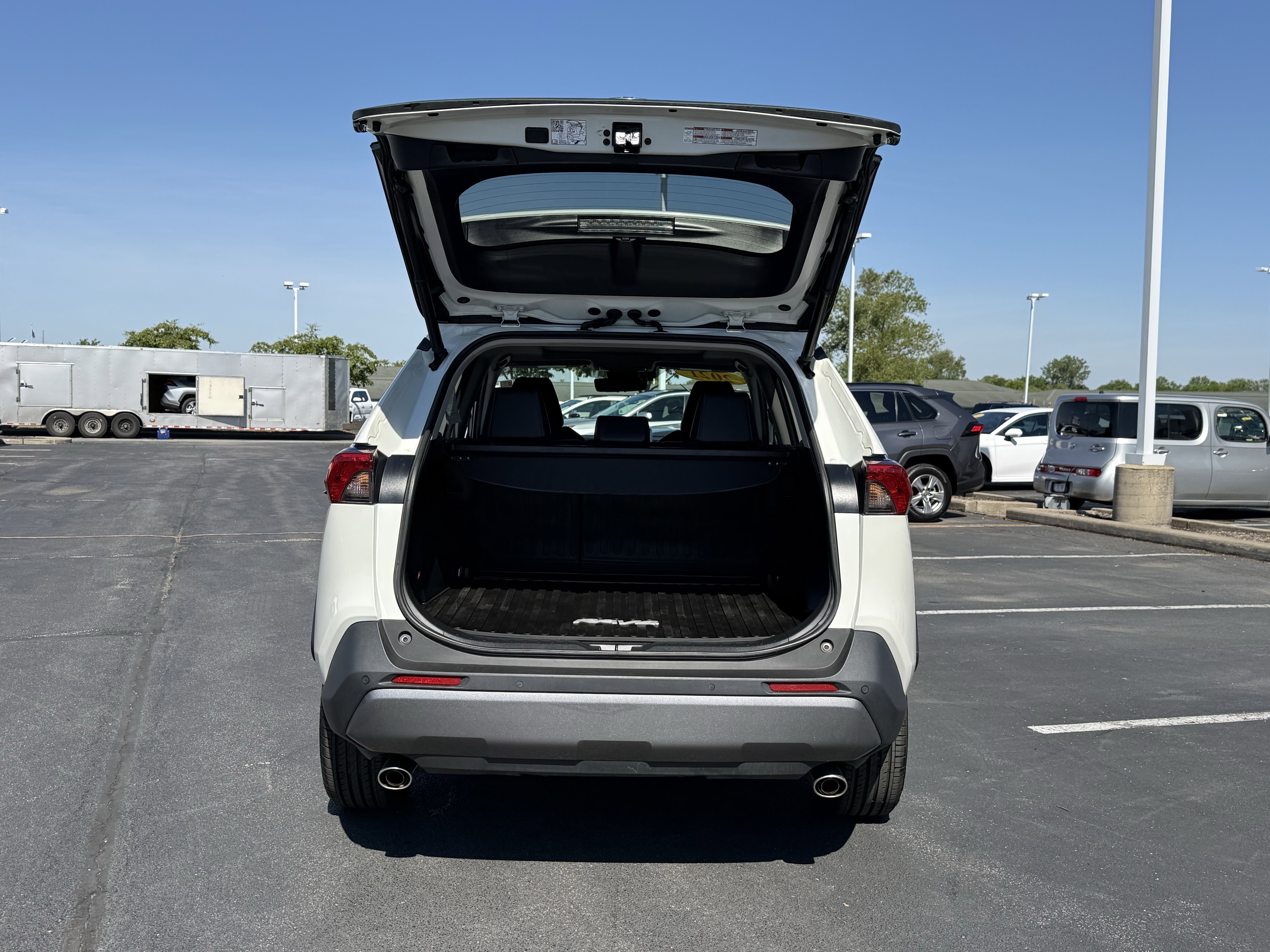 Used 2021 Toyota RAV4 Limited AWD/4WD image 7